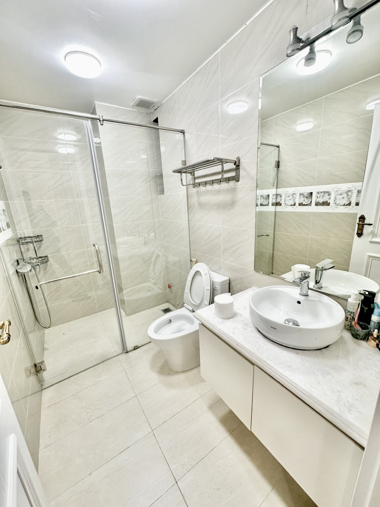 Bán nhà Ngõ 3 ô tô tránh - diện tích 108m2 6 tầng - Thoáng trước, sau - giá 38 tỷ