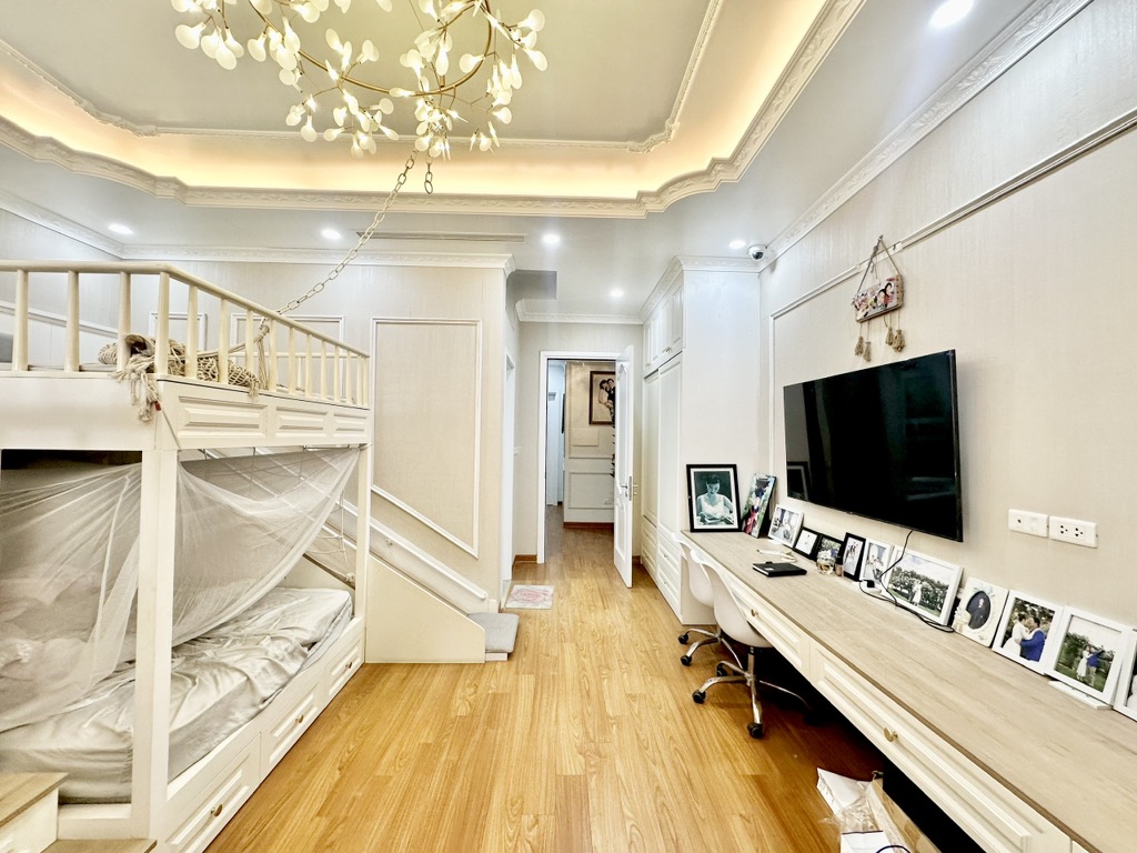 Bán nhà Ngõ 3 ô tô tránh - diện tích 108m2 6 tầng - Thoáng trước, sau - giá 38 tỷ