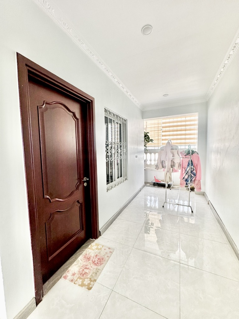 Bán nhà Ngõ 3 ô tô tránh - diện tích 108m2 6 tầng - Thoáng trước, sau - giá 38 tỷ