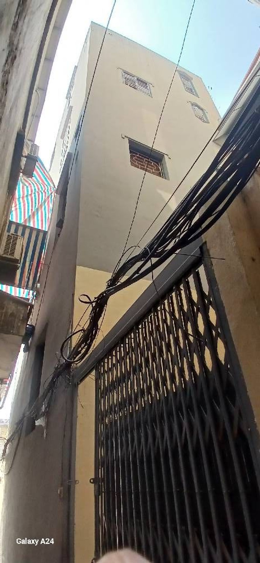 Bán nhà La Thành - diện tích 111m2 3 tầng - Lô góc 3 mặt thoáng - giá 85 tỷ