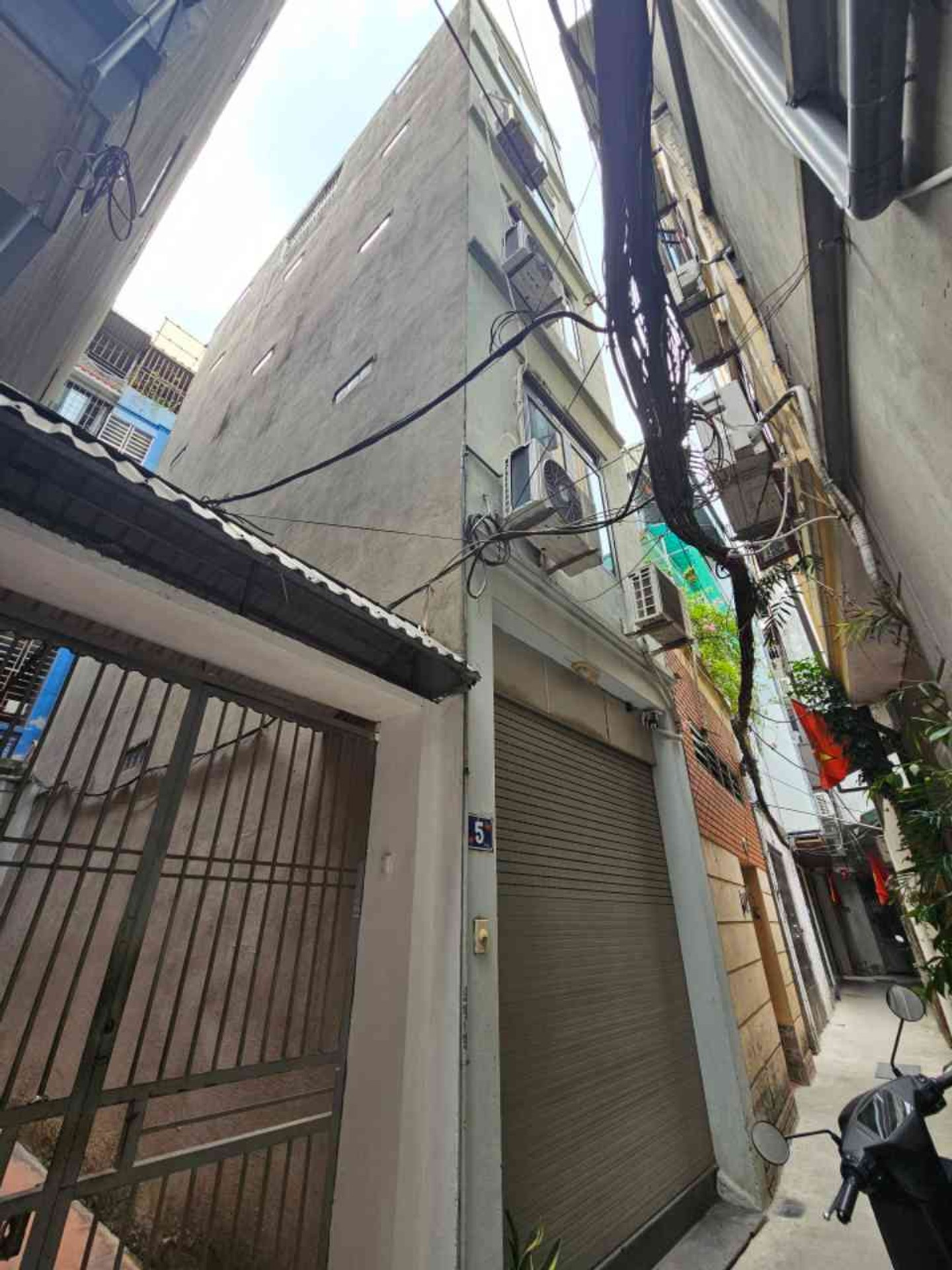 Bán nhà 28 Hoàng Mai - diện tích 28m2 5 tầng - Lô góc - giá 7,4 tỷ