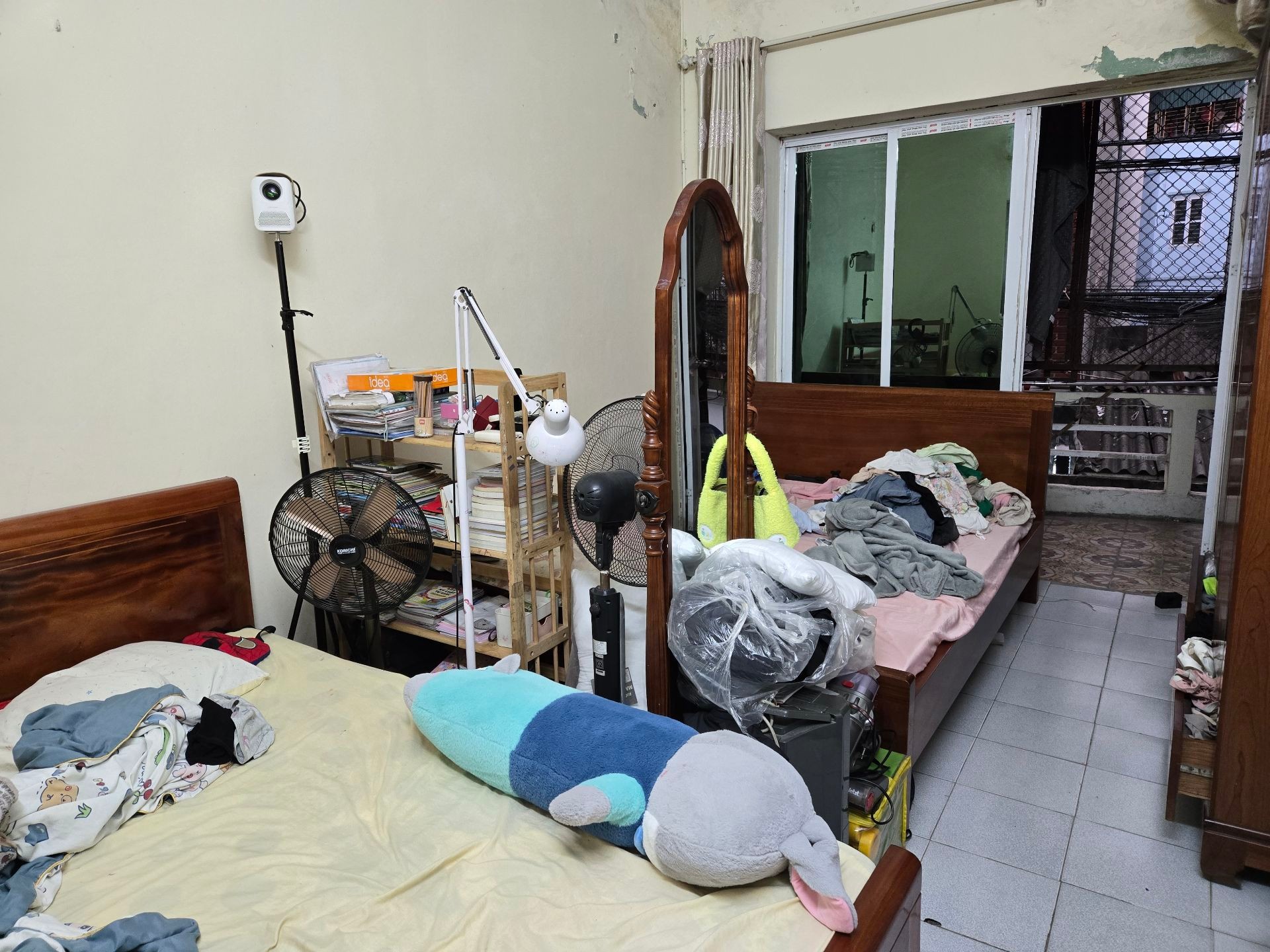 Bán nhà Đê Tô Hoàng - diện tích 34m2 2 tầng - Mặt phố vỉa hè ô tô - giá 15 tỷ