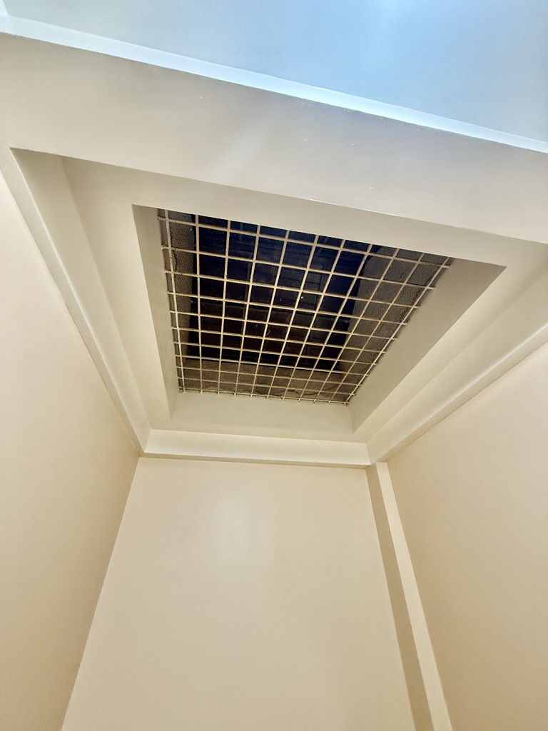 Bán nhà Trần Khát Chân - diện tích 34m2 6 tầng - Ô TÔ DỪNG ĐỖ - giá 19,5 tỷ