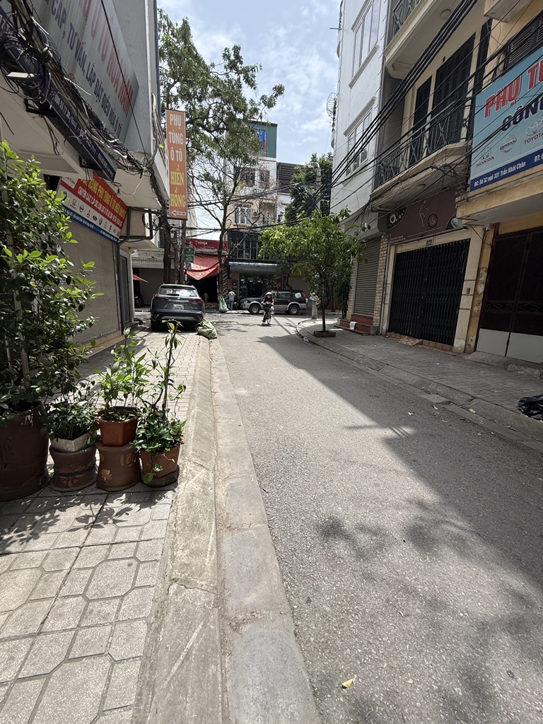 Bán nhà Trần Khát Chân - diện tích 34m2 6 tầng - Ô TÔ DỪNG ĐỖ - giá 19,5 tỷ