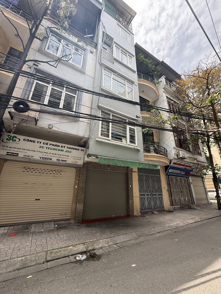 Bán nhà Trần Khát Chân - diện tích 34m2 6 tầng - Ô TÔ DỪNG ĐỖ - giá 19,5 tỷ
