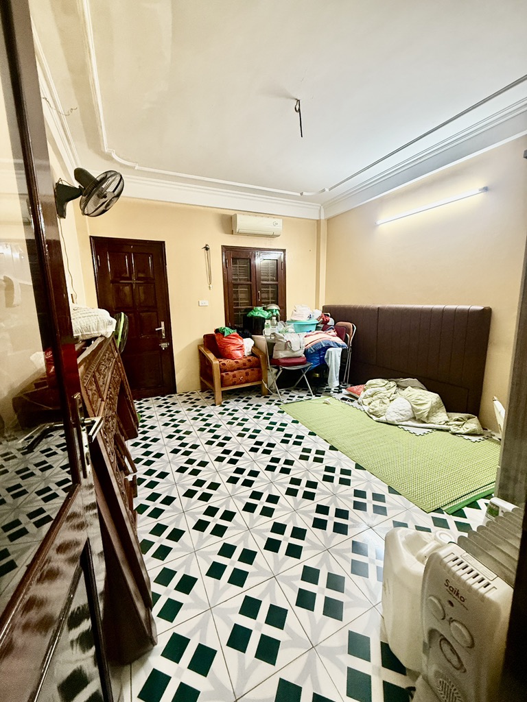 Bán nhà Trần Khát Chân - diện tích 34m2 6 tầng - Ô TÔ DỪNG ĐỖ - giá 19,5 tỷ