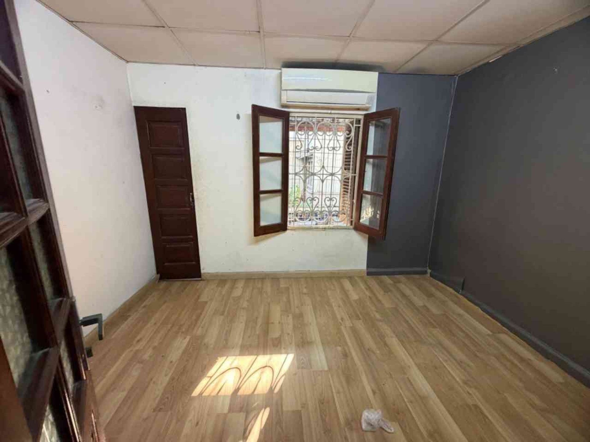 Bán nhà Thái Thịnh - diện tích 80m2 1 tầng - Nhà tập thể mặt phố - giá 4,5 tỷ