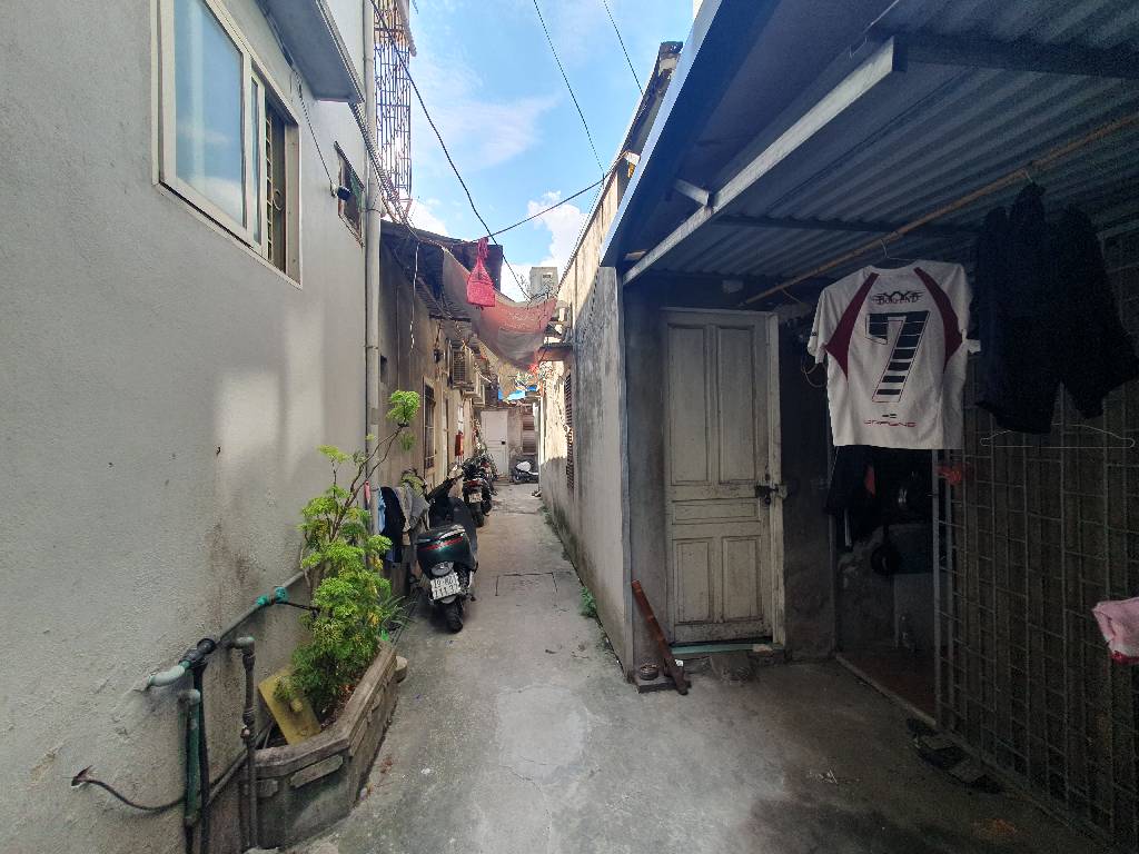 Bán nhà Hoàng Đạo Thành - diện tích 290m2 2 tầng - Ô TÔ TRÁNH VỈA HÈ - giá 35 tỷ