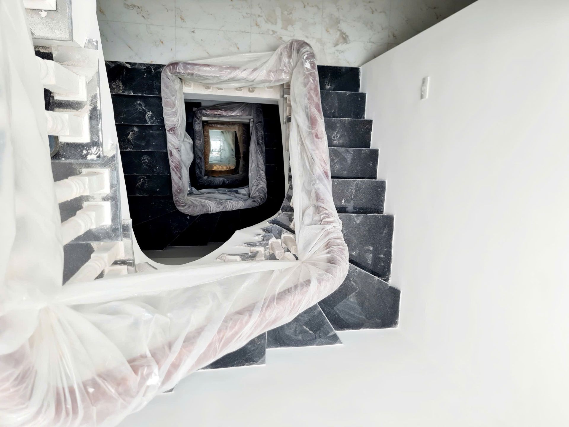 Bán nhà Đại La - diện tích 46m2 5 tầng - Ô tô qua nhà - giá 12,5 tỷ