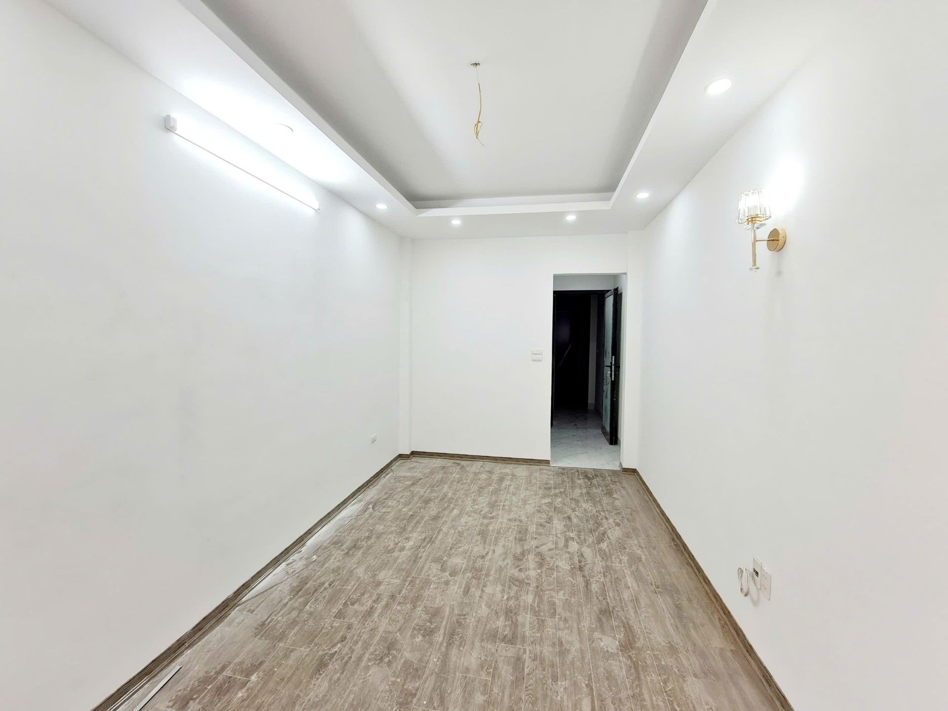 Bán nhà Đại La - diện tích 46m2 5 tầng - Ô tô qua nhà - giá 12,5 tỷ