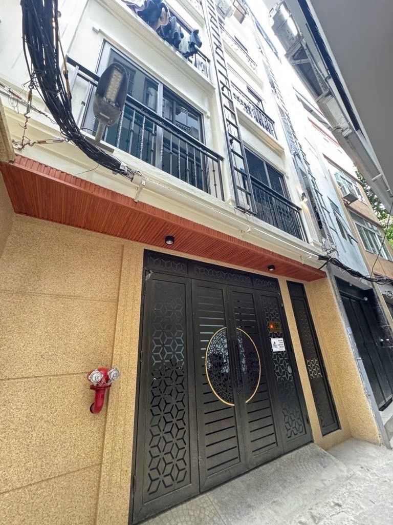 Bán nhà Quan Nhân - diện tích 123m2 6 tầng - Ô tô tránh - giá 15,3 tỷ