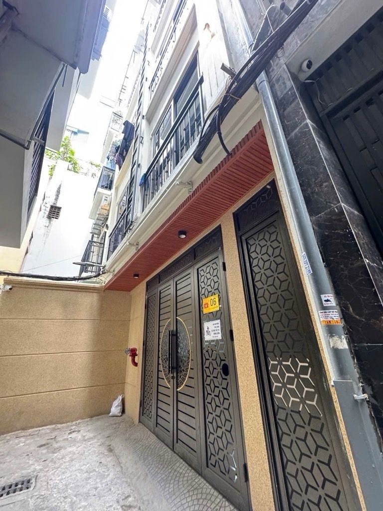 Bán nhà Quan Nhân - diện tích 123m2 6 tầng - Ô tô tránh - giá 15,3 tỷ