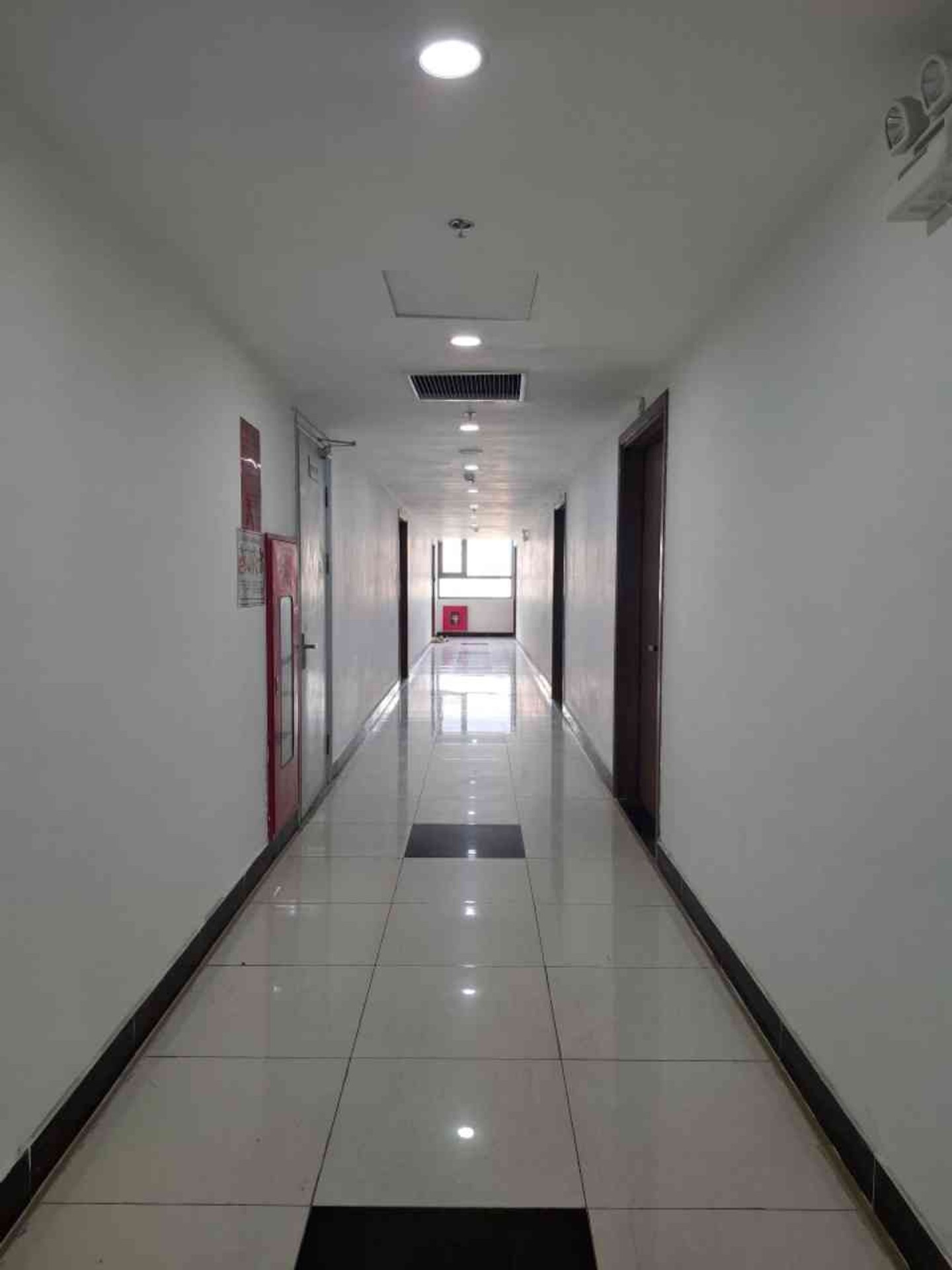 Bán nhà Trần Hòa - diện tích 107m2 1 tầng - Nhà lô góc 2 ban công - giá 7,5 tỷ