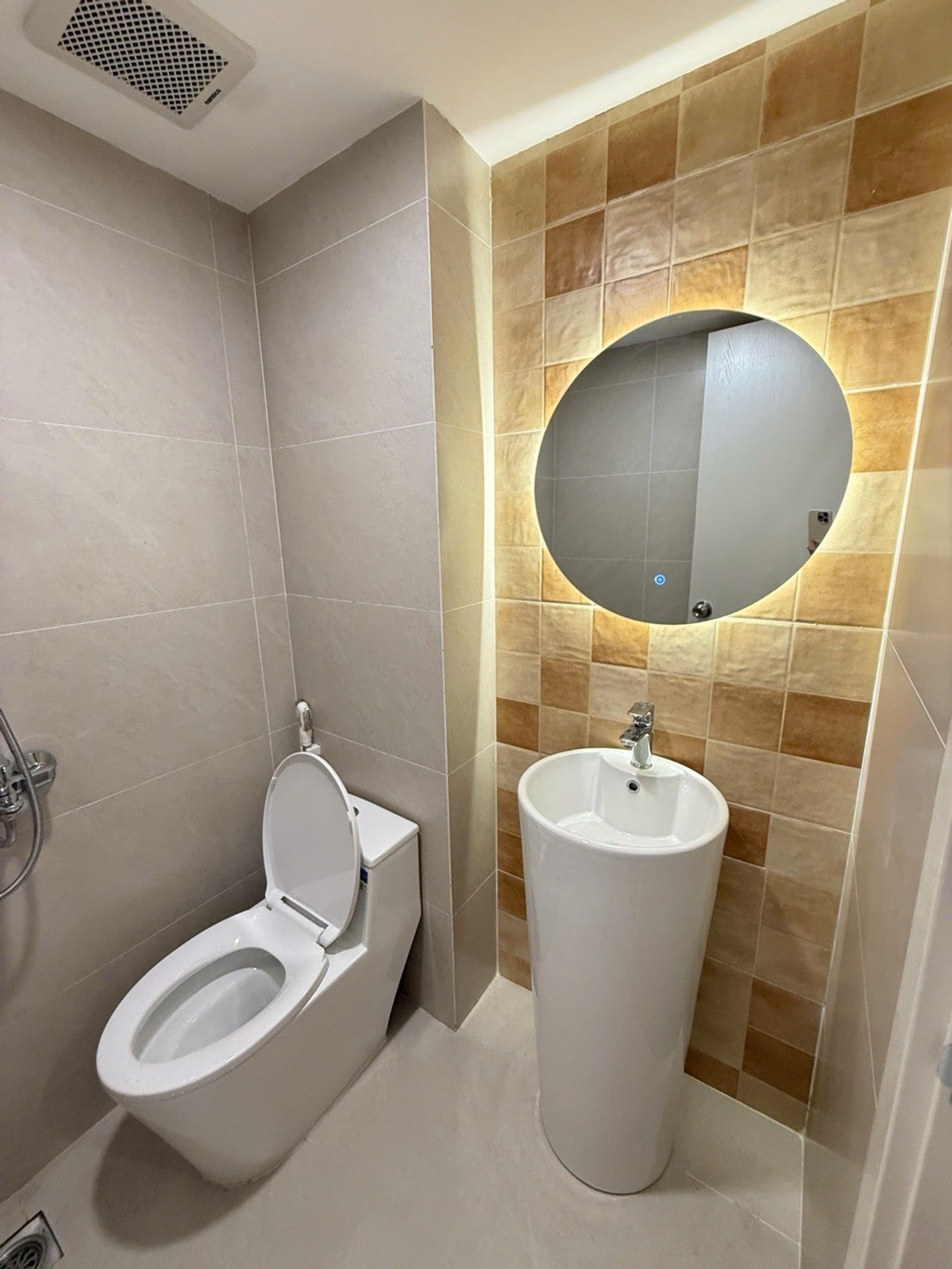 Bán nhà Giáp Nhị - diện tích 69m2 7 tầng - Ô tô đỗ cửa - giá 20 tỷ