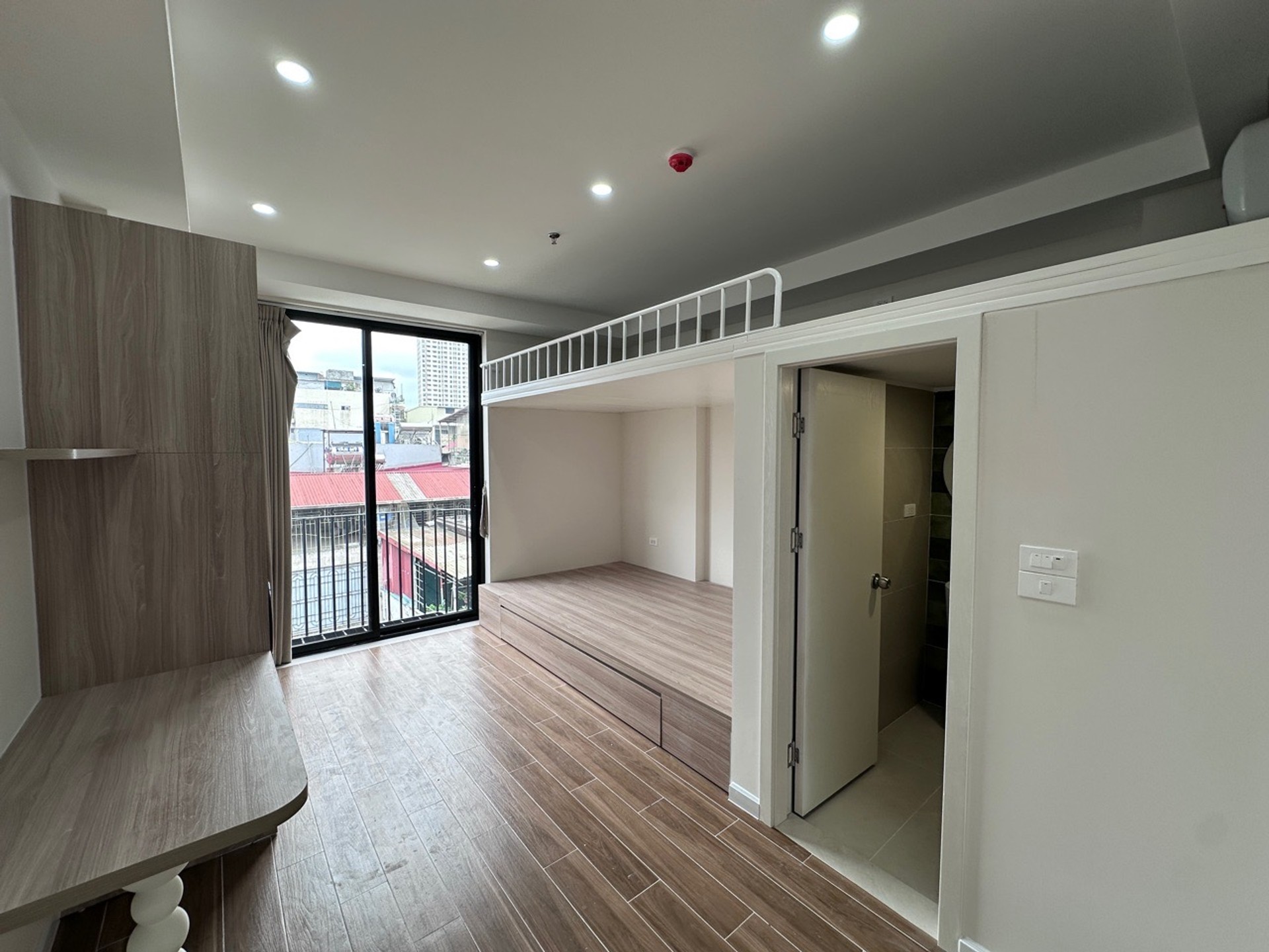 Bán nhà Giáp Nhị - diện tích 69m2 7 tầng - Ô tô đỗ cửa - giá 20 tỷ