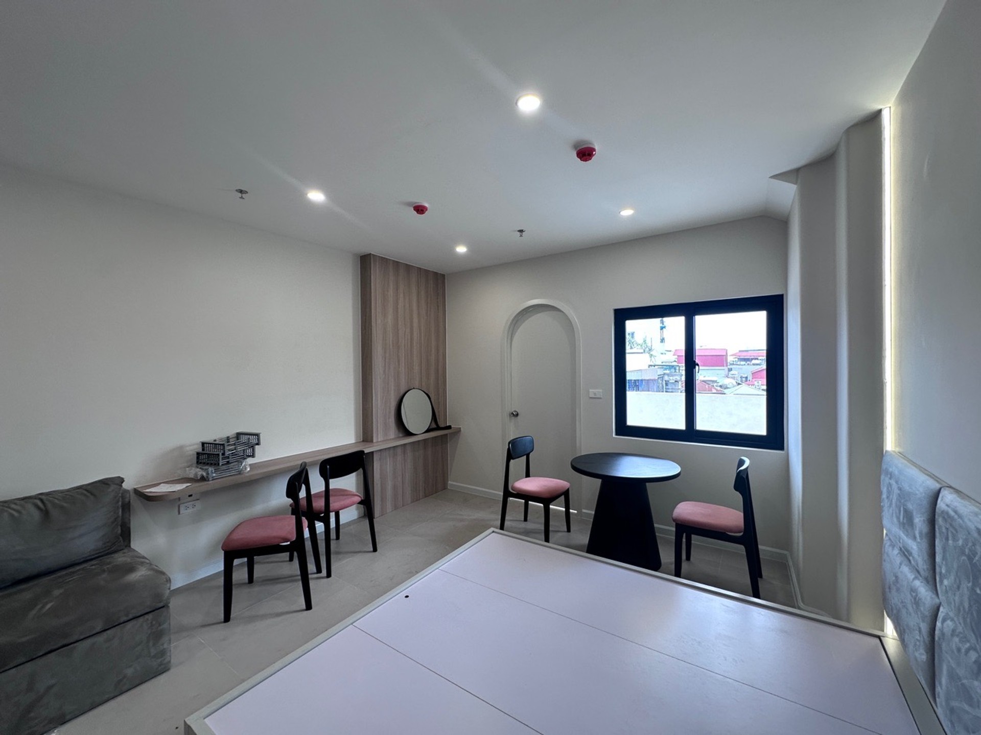 Bán nhà Giáp Nhị - diện tích 69m2 7 tầng - Ô tô đỗ cửa - giá 20 tỷ