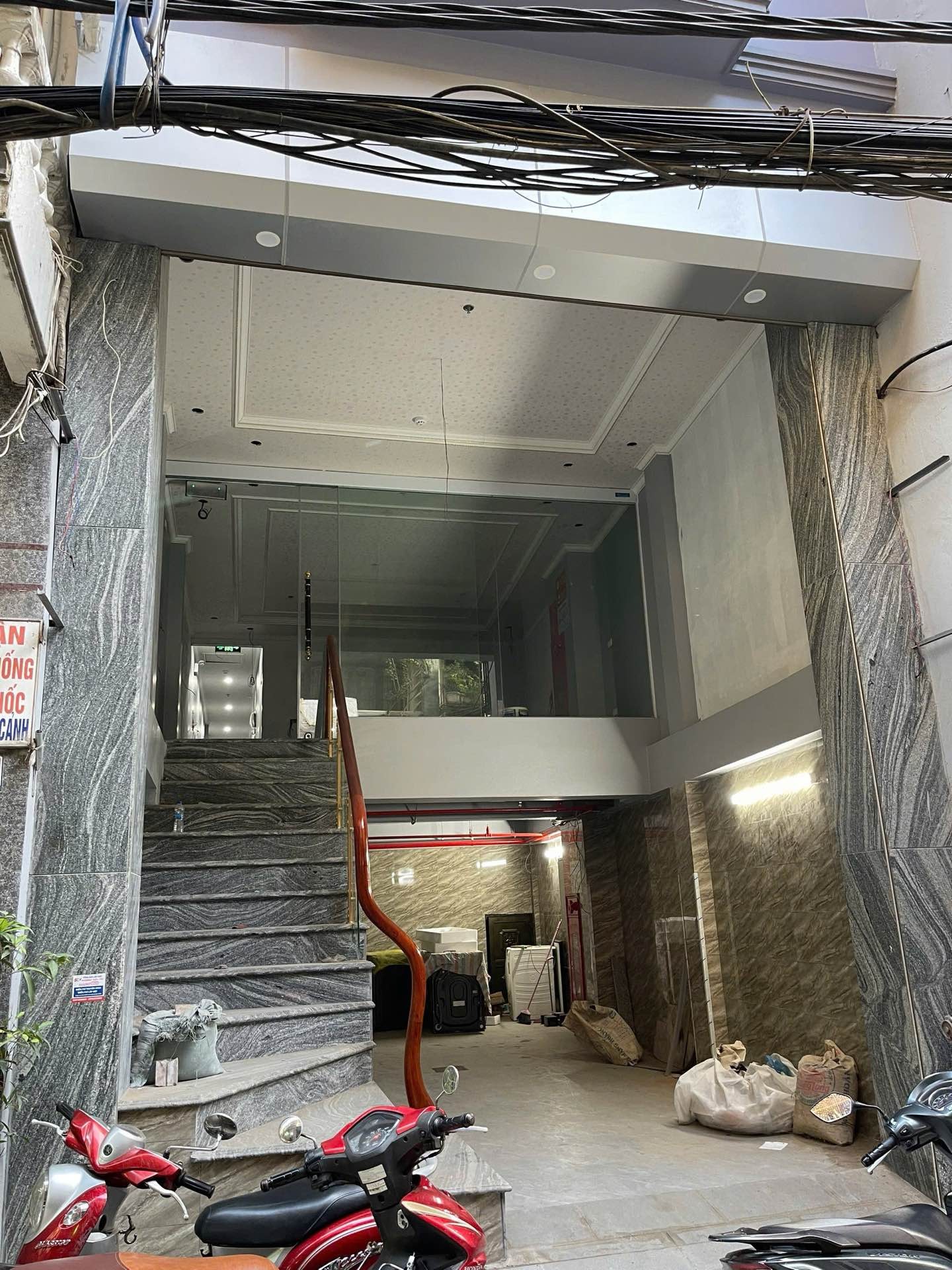 Bán nhà Ngõ 1 ô tô - diện tích 131m2 8 tầng - Chỉ có 1 mặt tiền - giá 41,5 tỷ