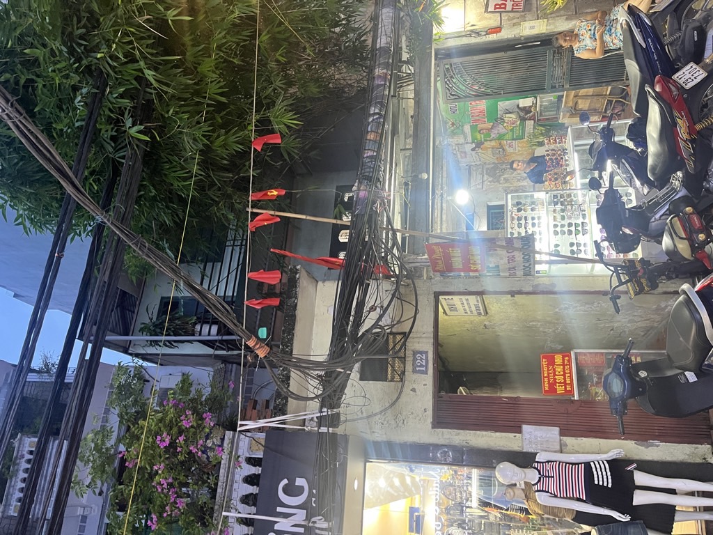 Bán nhà Phúc Tân - diện tích 80m2 4 tầng - Nhà mặt phố VIP - giá 28,8 tỷ