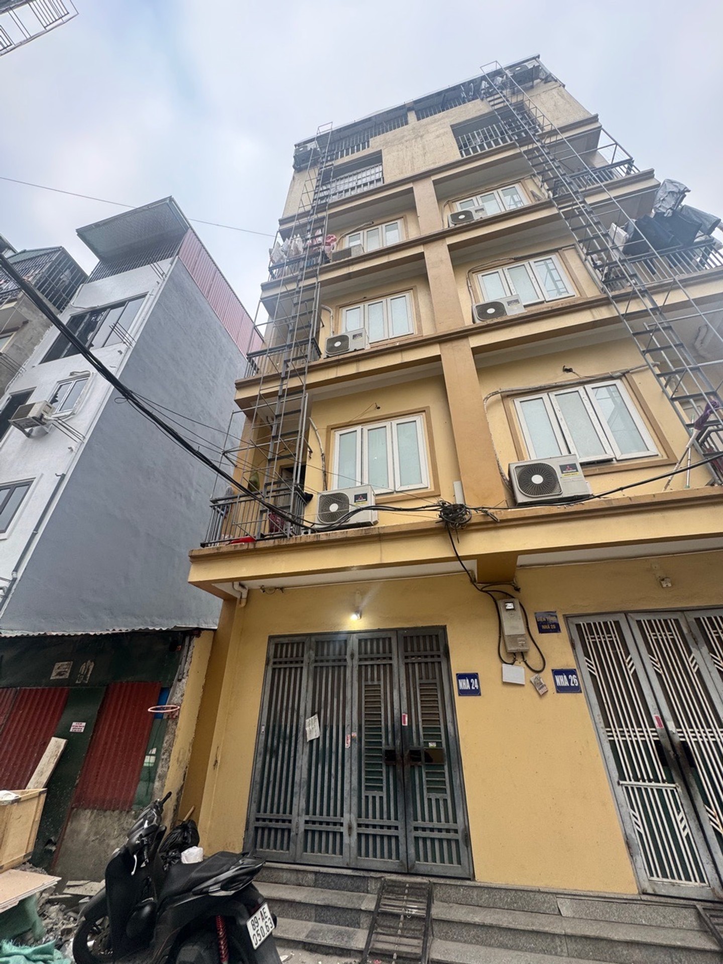 Bán nhà Lĩnh Nam - diện tích 62m2 6 tầng - ô tô tránh - giá 13,3 tỷ