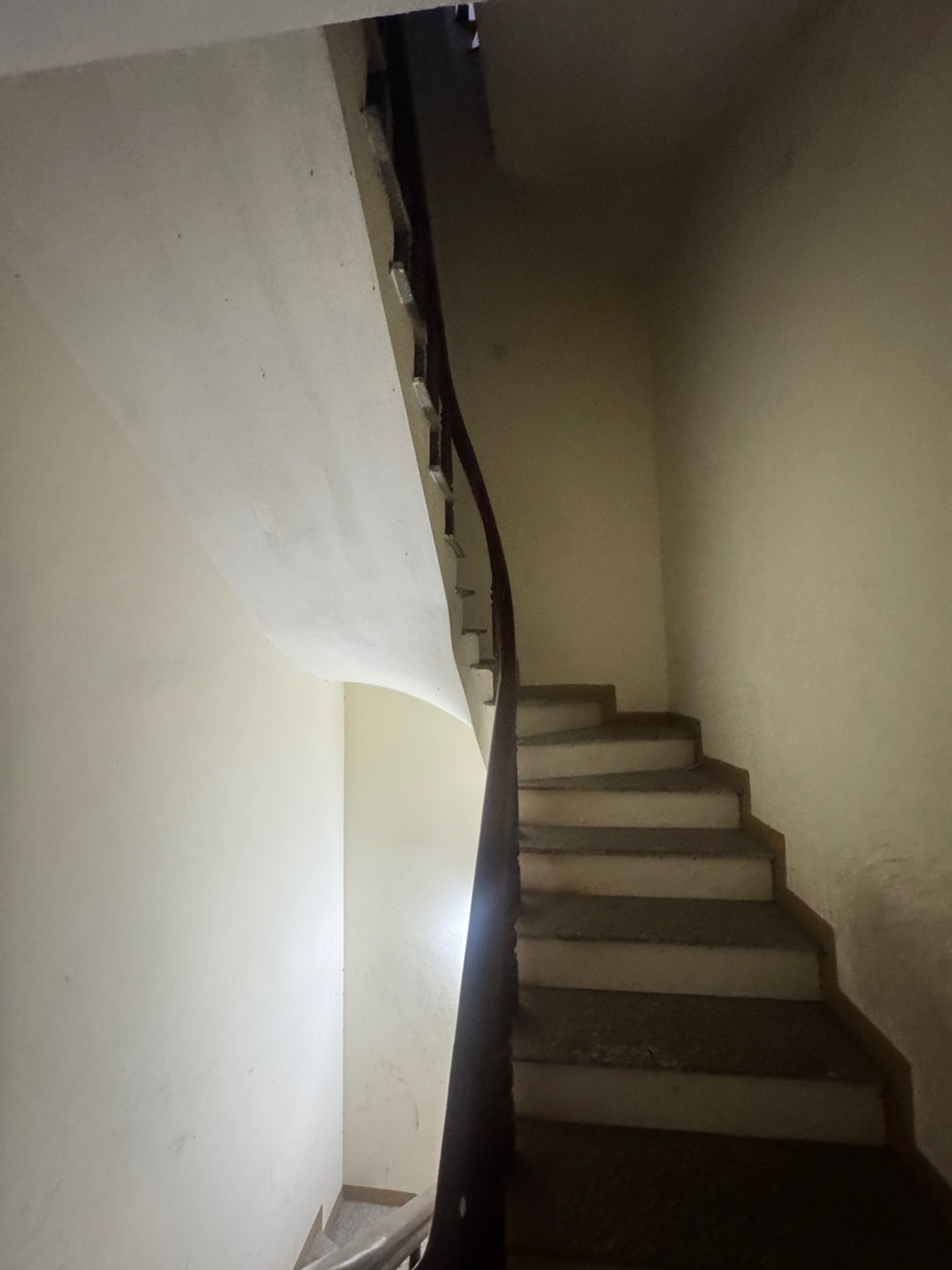 Bán nhà Lĩnh Nam - diện tích 62m2 6 tầng - ô tô tránh - giá 13,3 tỷ