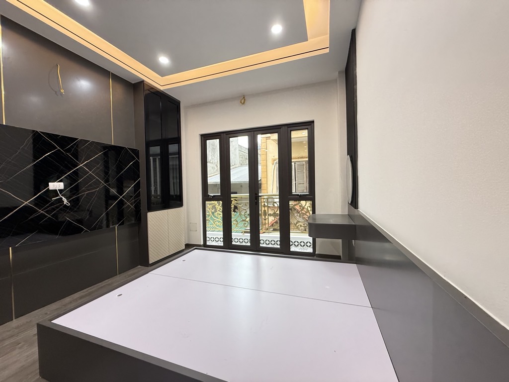 Bán nhà Nguyễn An Ninh - diện tích 54m2 6 tầng - Thang máy - giá 15,5 tỷ