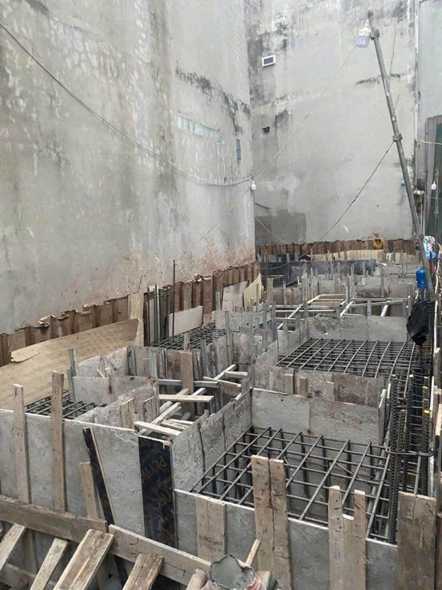 Bán nhà Định Công Hạ - diện tích 135m2 8 tầng - Lô góc 2 mặt thoáng - giá 31 tỷ