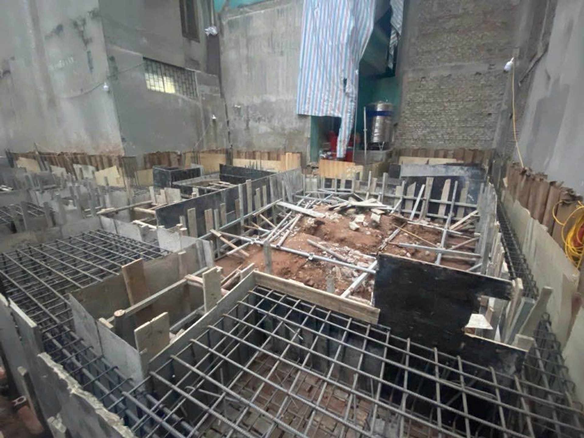 Bán nhà Định Công Hạ - diện tích 135m2 8 tầng - Lô góc 2 mặt thoáng - giá 31 tỷ