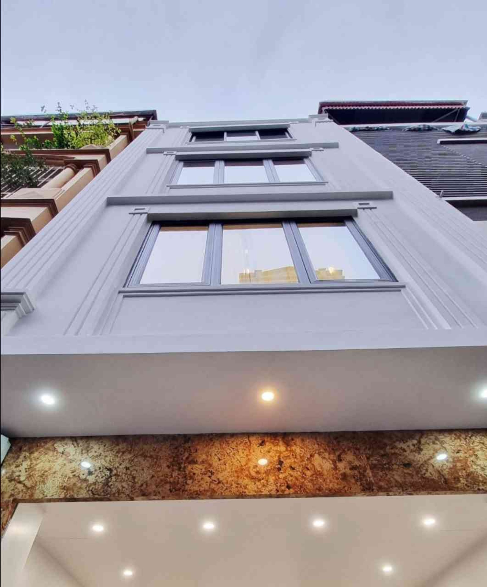 Bán nhà Nơ 6 KĐT Định Công - diện tích 75m2 5 tầng - thang máy - giá 33,8 tỷ