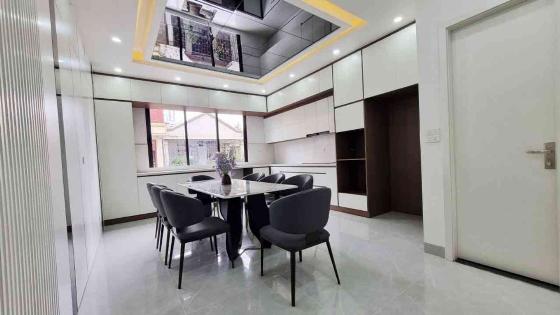 Bán nhà Nơ 6 KĐT Định Công - diện tích 75m2 5 tầng - thang máy - giá 33,8 tỷ