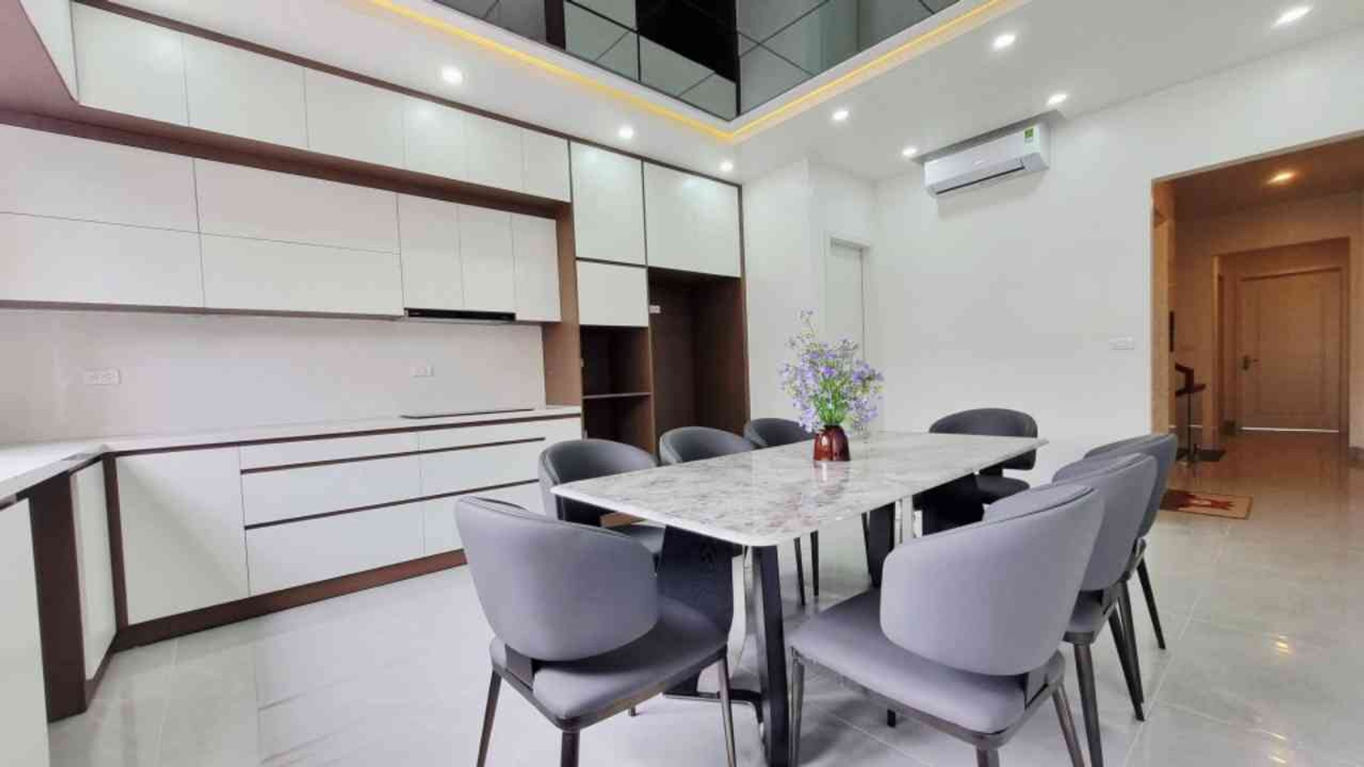 Bán nhà Nơ 6 KĐT Định Công - diện tích 75m2 5 tầng - thang máy - giá 33,8 tỷ