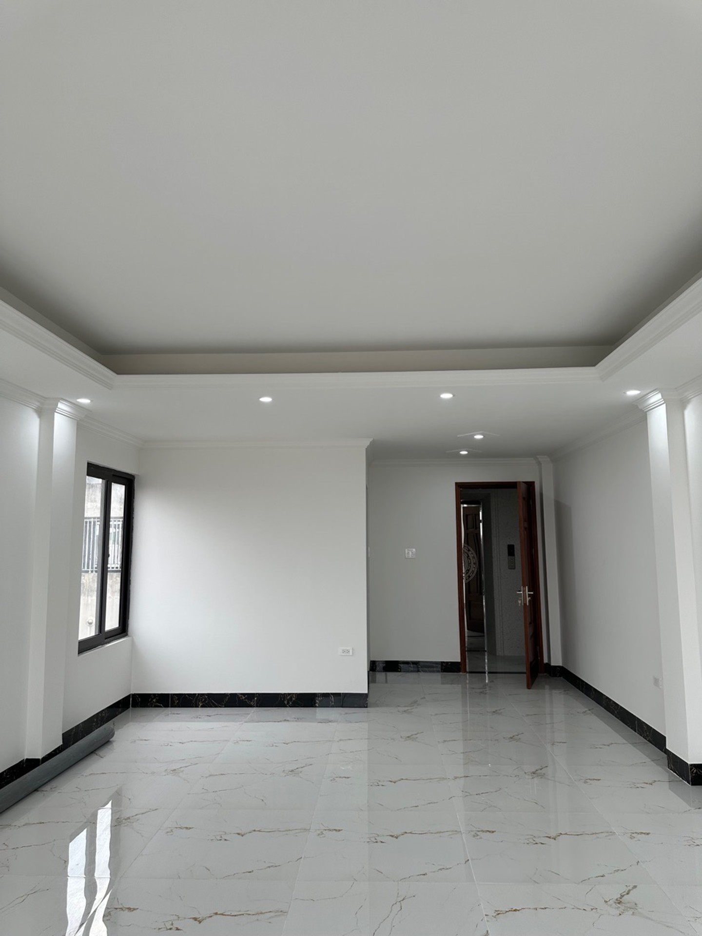 Bán nhà Tam Trinh - diện tích 53m2 7 tầng - Lô góc - giá 41,5 tỷ