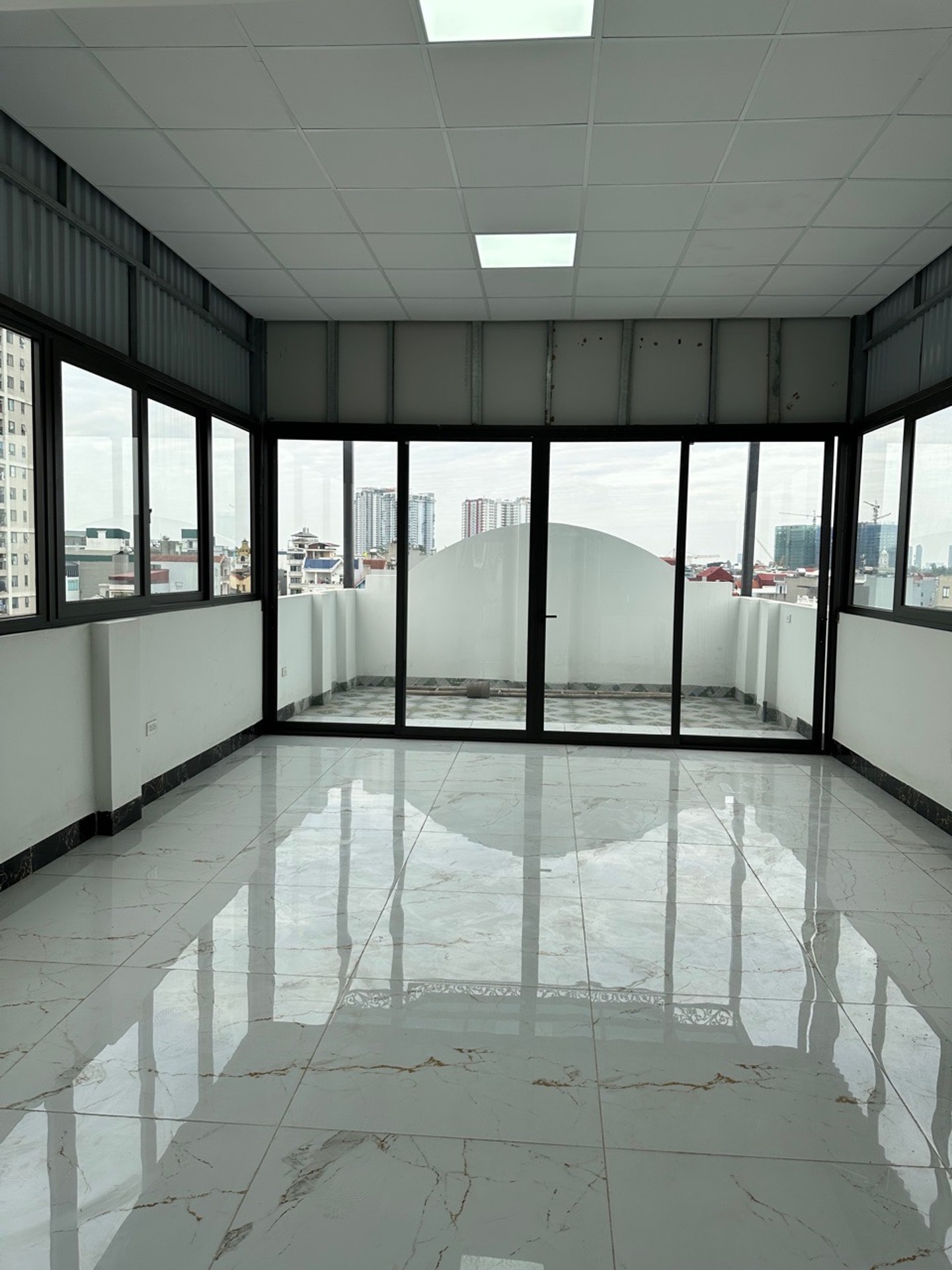 Bán nhà Tam Trinh - diện tích 53m2 7 tầng - Lô góc - giá 41,5 tỷ