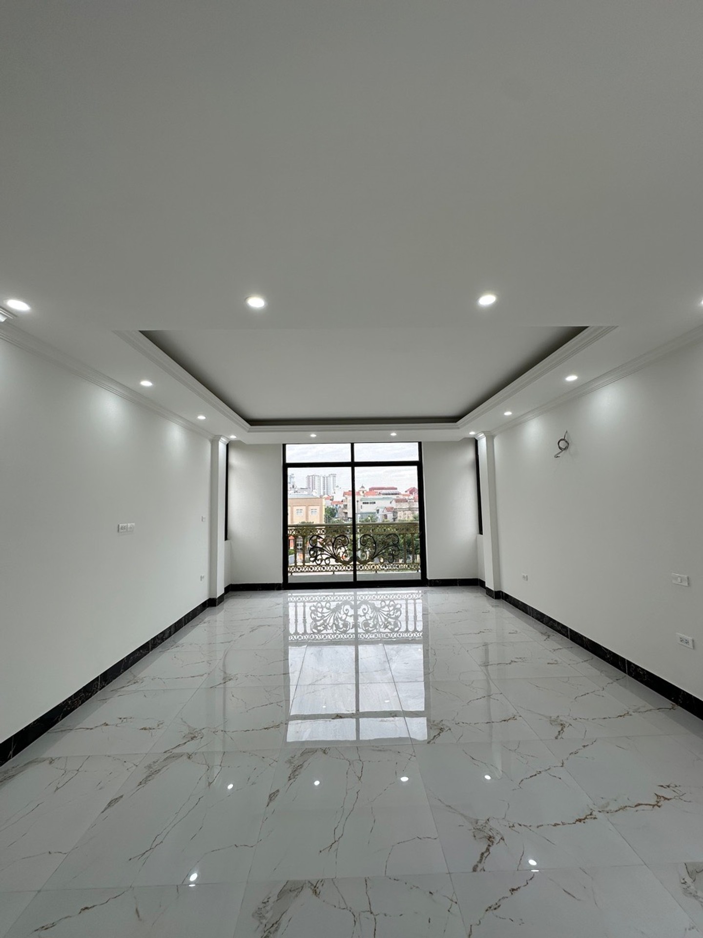 Bán nhà Tam Trinh - diện tích 53m2 7 tầng - Lô góc - giá 41,5 tỷ