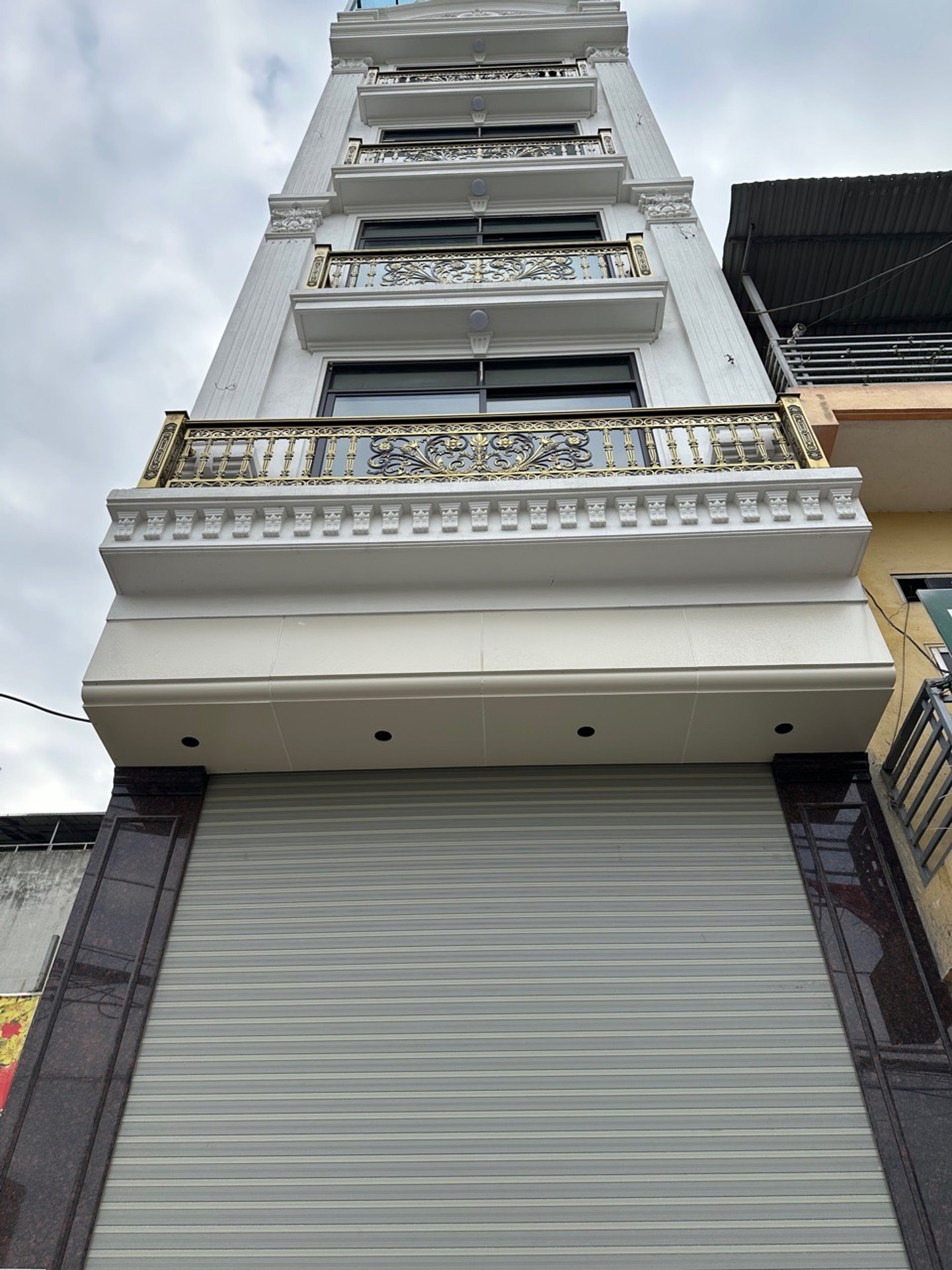Bán nhà Tam Trinh - diện tích 53m2 7 tầng - Lô góc - giá 41,5 tỷ