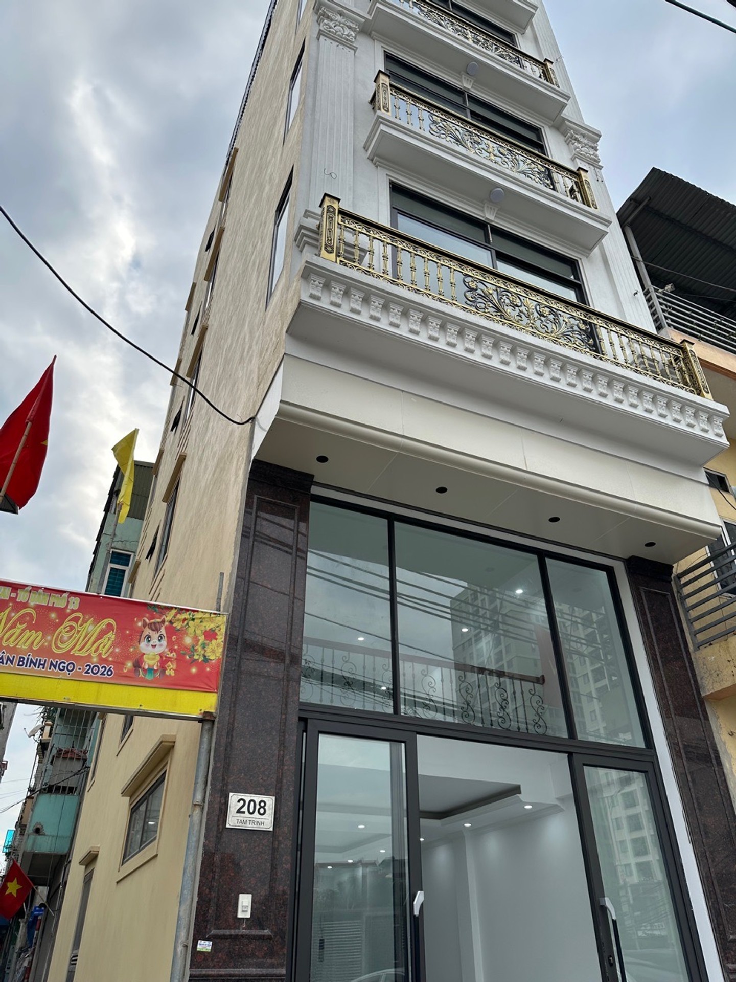 Bán nhà Tam Trinh - diện tích 53m2 7 tầng - Lô góc - giá 41,5 tỷ