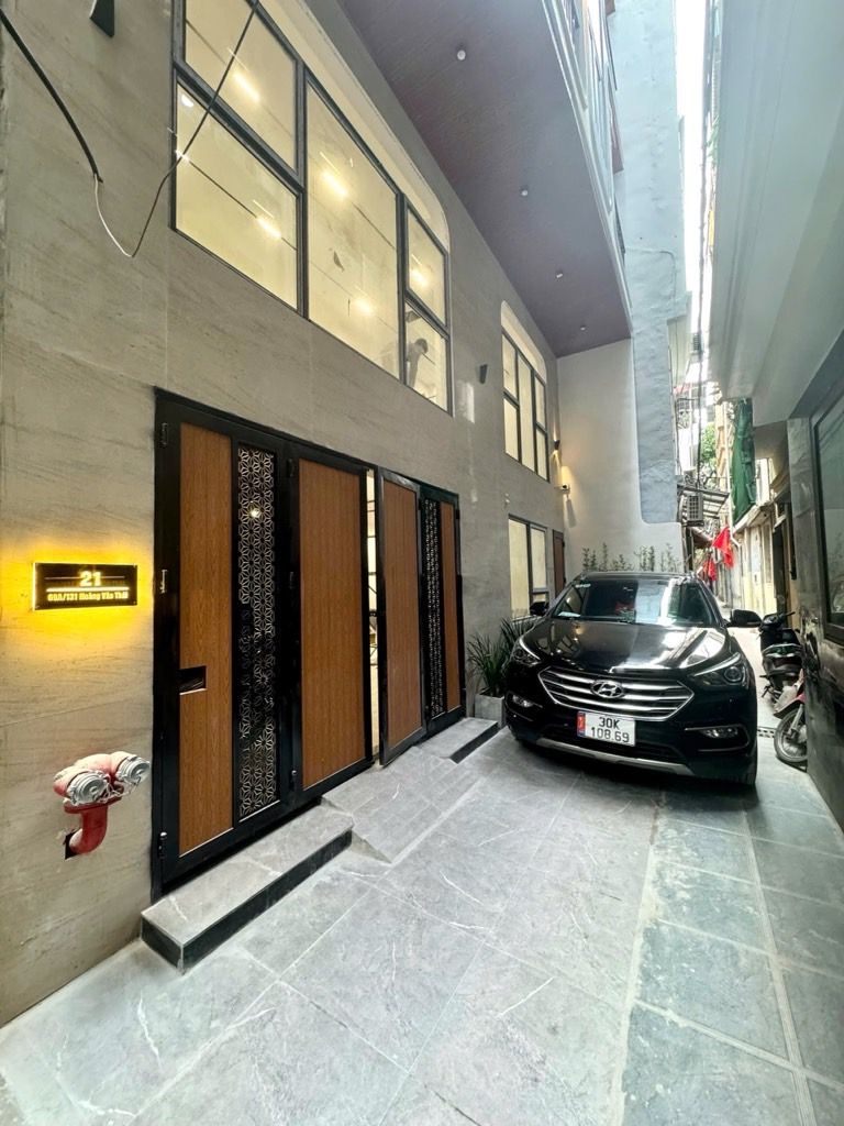 Bán nhà Hoàng Văn Thái - diện tích 98m2 7 tầng - Ô tô đỗ cửa - giá Nhỉnh 35 tỷ