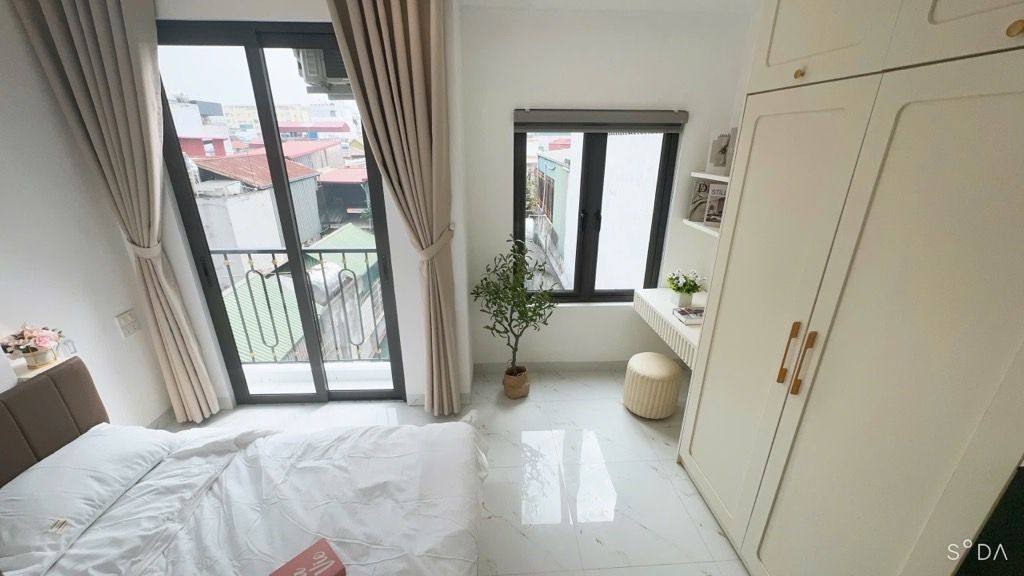 Bán nhà Hoàng Văn Thái - diện tích 98m2 7 tầng - Ô tô đỗ cửa - giá Nhỉnh 35 tỷ