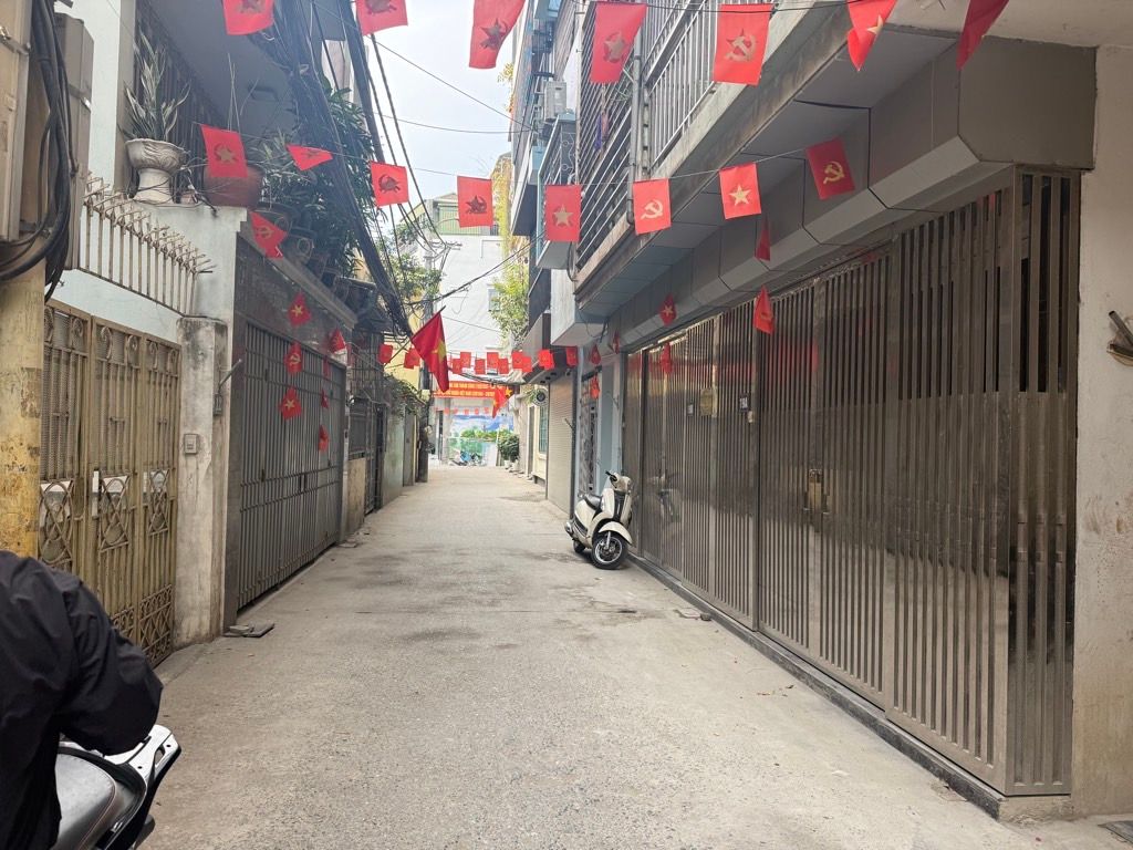 Bán nhà Hoàng Văn Thái - diện tích 98m2 7 tầng - Ô tô đỗ cửa - giá Nhỉnh 35 tỷ