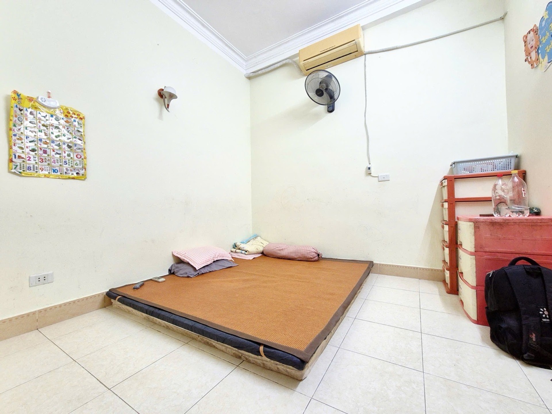 Bán nhà Lê Trọng Tấn - diện tích 36m2 3 tầng - ô tô tránh - giá 8,5 tỷ