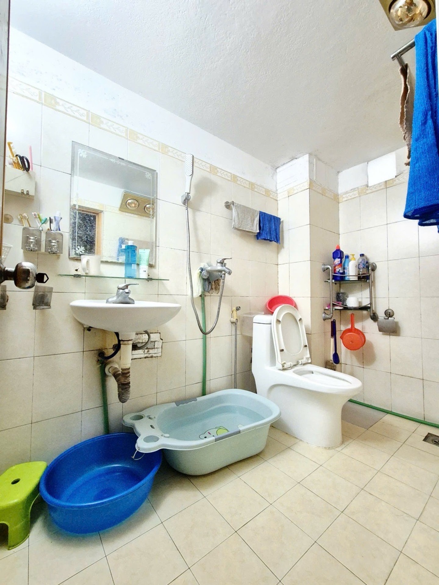 Bán nhà Lê Trọng Tấn - diện tích 36m2 3 tầng - ô tô tránh - giá 8,5 tỷ