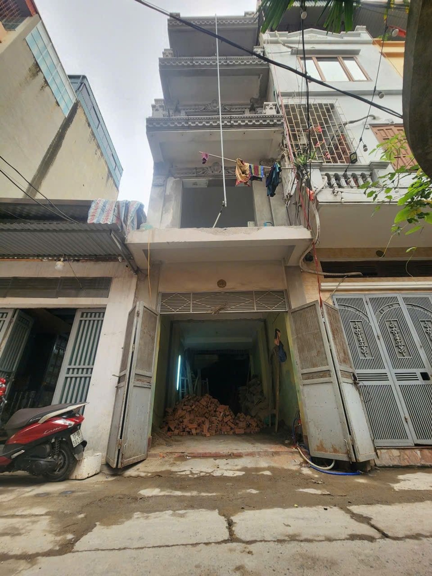 Bán nhà Nam Dư - diện tích 38m2 5 tầng - Ngõ thông ô tô tránh - giá 11,5 tỷ