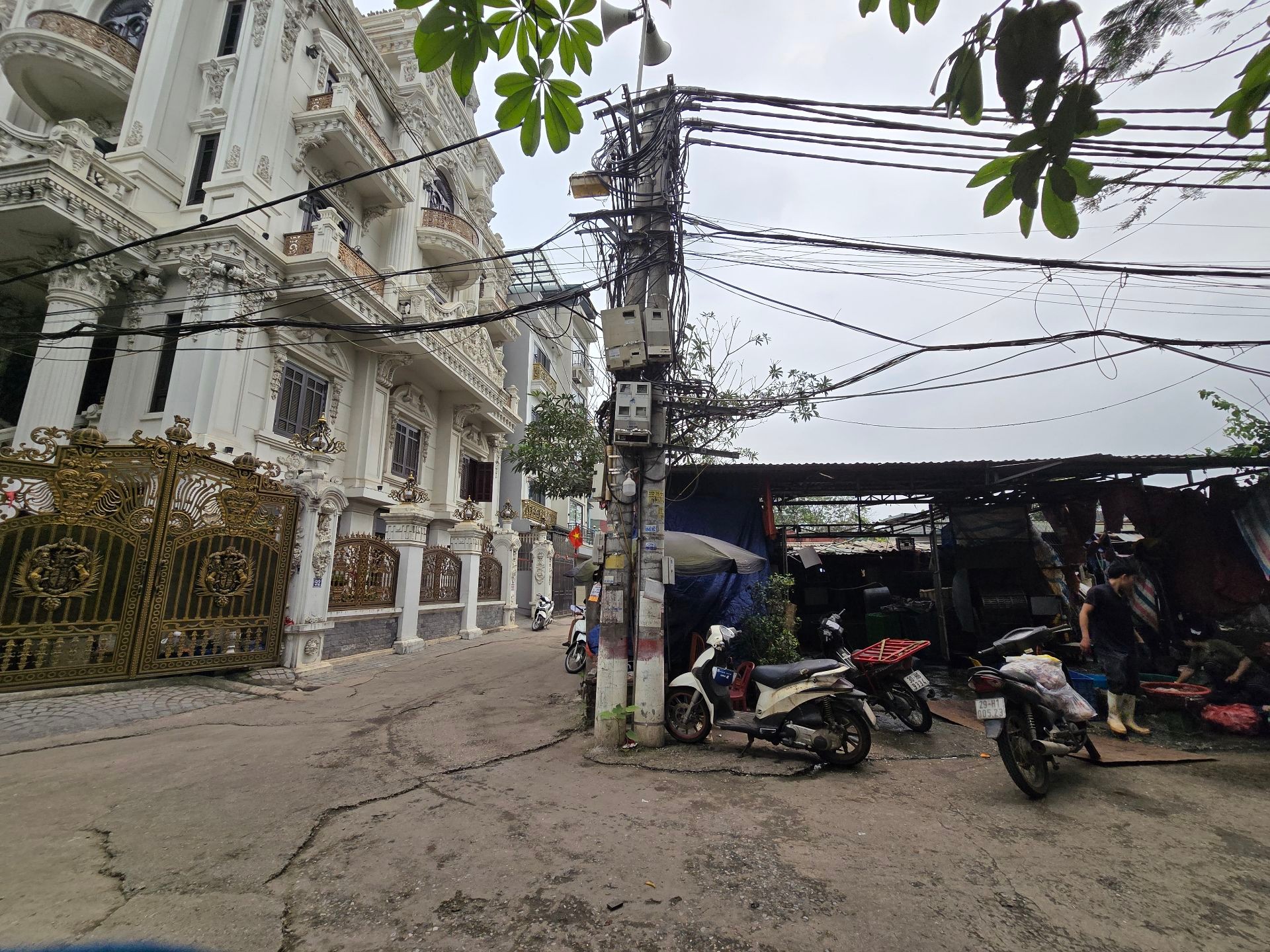 Bán nhà Sở Thượng - diện tích 113m2 1 tầng - Ô TÔ TRÁNH - KINH DOANH - giá 5,6 tỷ