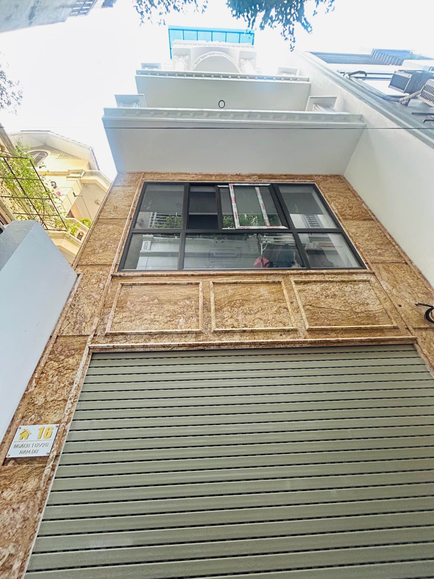 Bán nhà Nam Dư - diện tích 50m2 6 tầng - Nhà mới thang máy, nhiều tiện ích - giá 13,5 tỷ