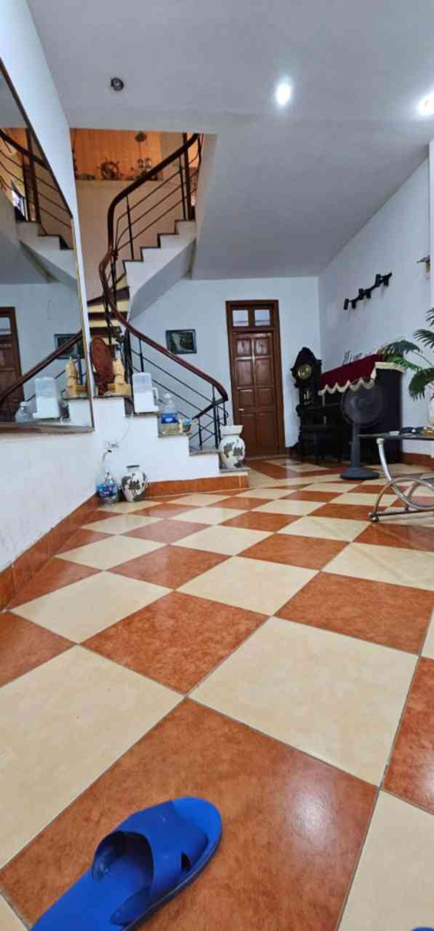 Bán nhà Đại La - diện tích 80m2 4 tầng - ô tô tránh - giá 32 tỷ
