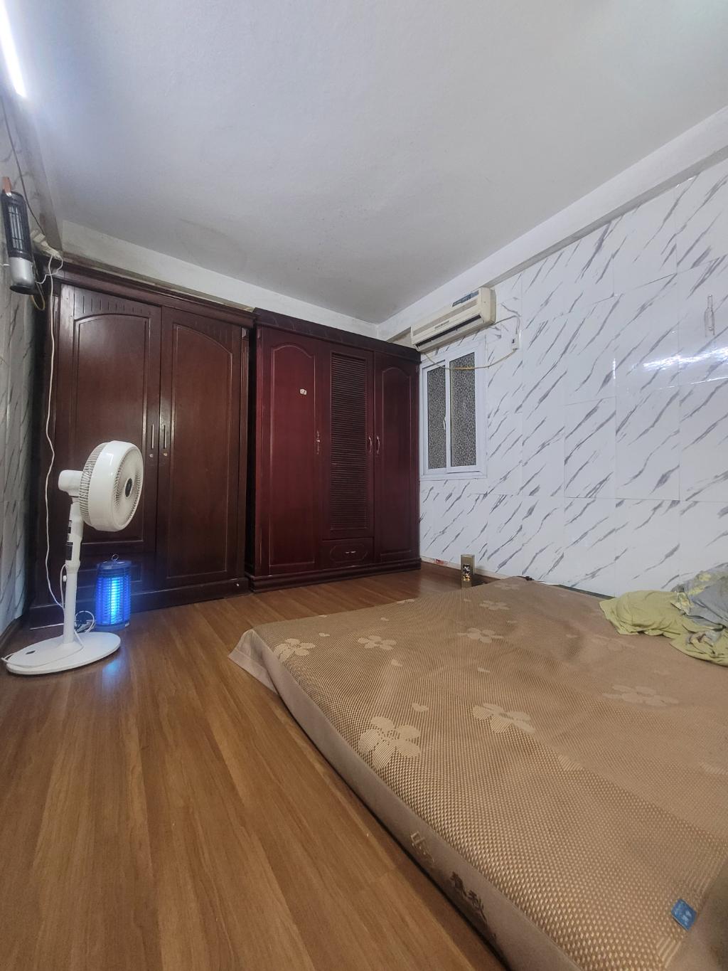 Bán nhà Hồng Hà - diện tích 140m2 3 tầng - Mặt phố kinh doanh sầm uất - giá 42 tỷ