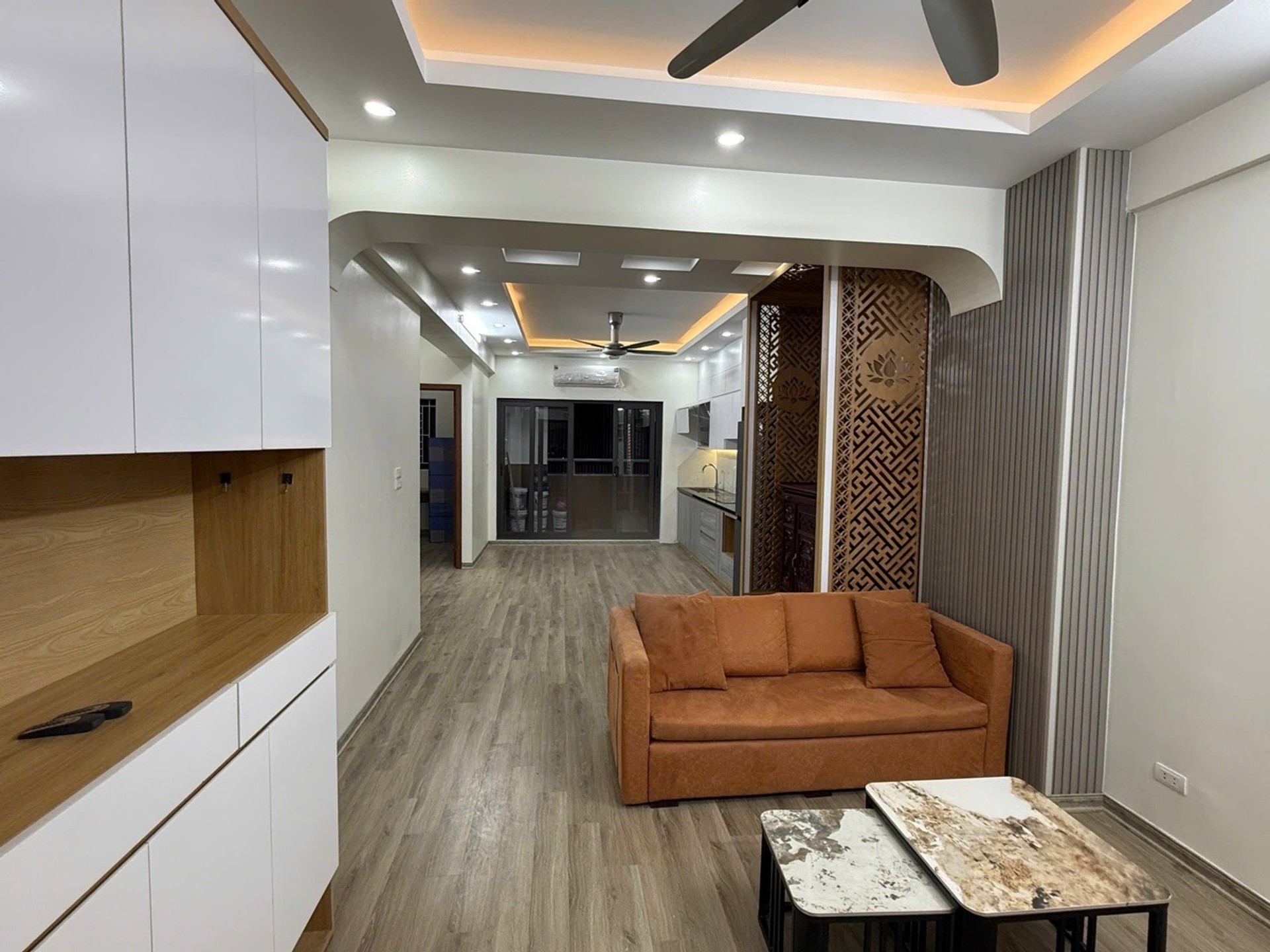 Bán nhà Lĩnh Nam - diện tích 84m2 1 tầng - Mặt phố - giá 5,85 tỷ