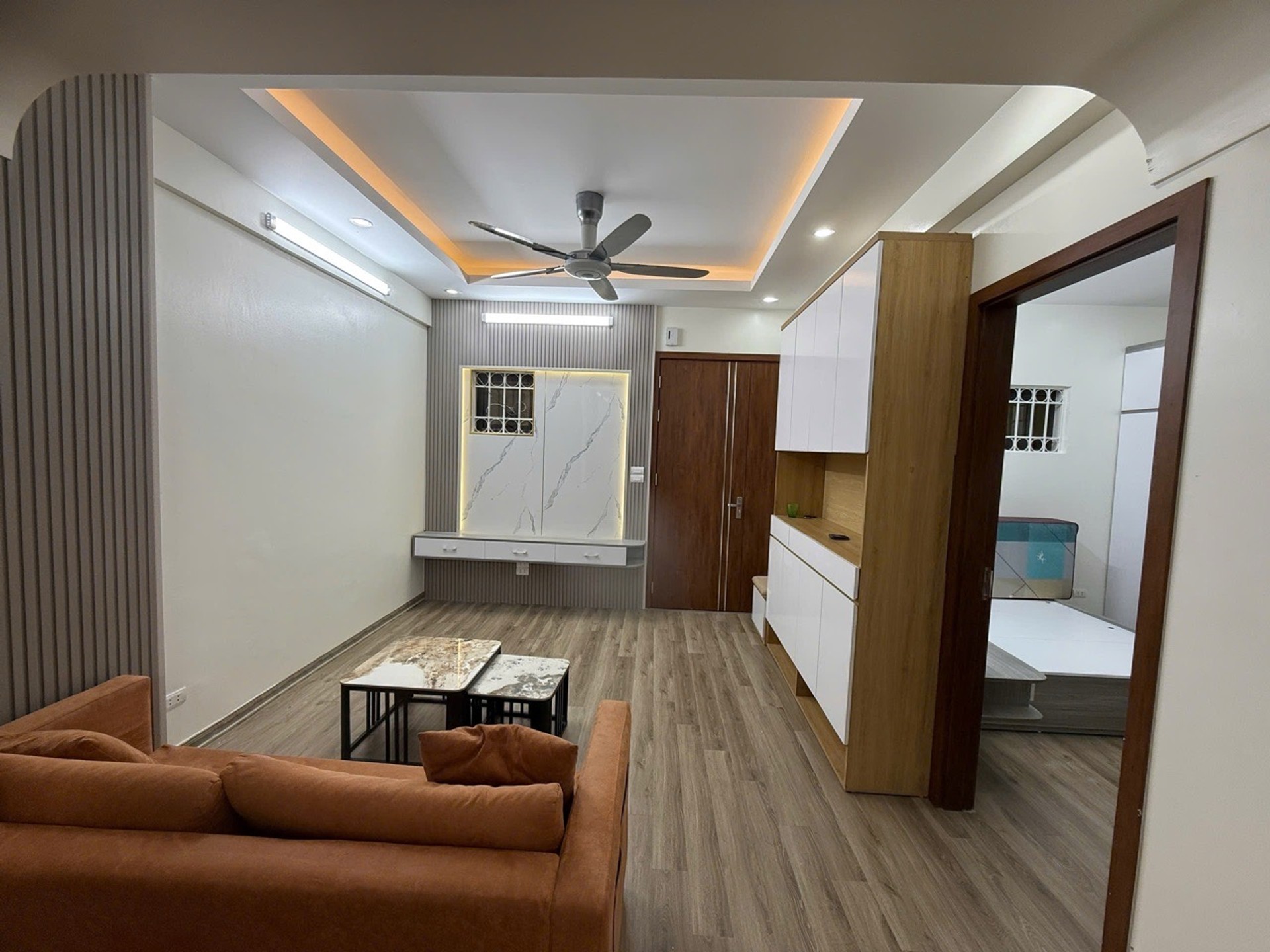 Bán nhà Lĩnh Nam - diện tích 84m2 1 tầng - Mặt phố - giá 5,85 tỷ