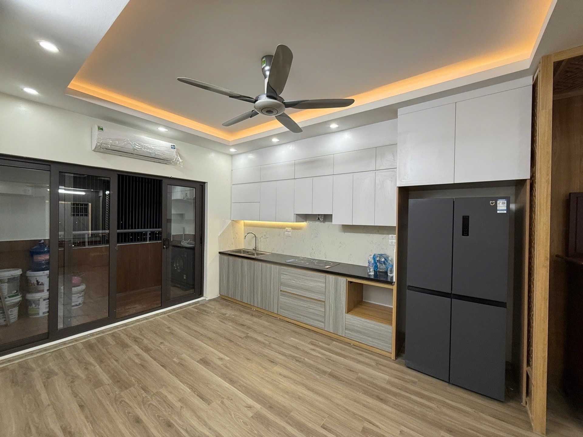 Bán nhà Lĩnh Nam - diện tích 84m2 1 tầng - Mặt phố - giá 5,85 tỷ
