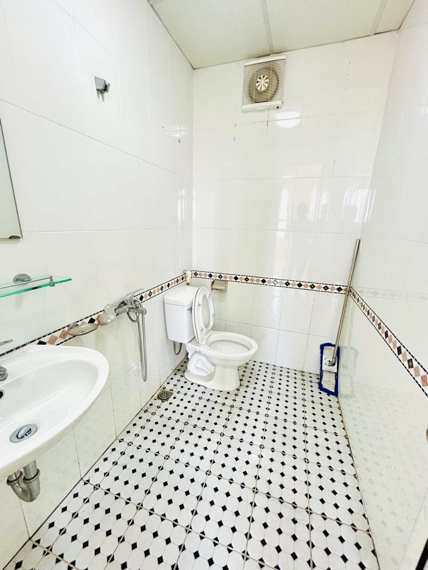 Bán nhà Khuyến Lương - diện tích 71m2 1 tầng - Chung cư đẹp, giá 4,5 tỷ