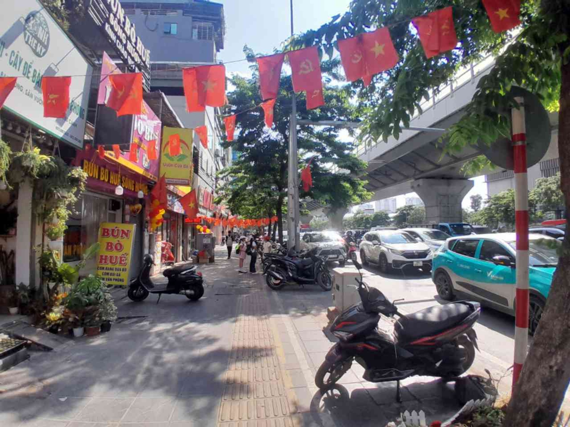 Bán nhà Minh Khai - diện tích 158m2 2 tầng - Mặt phố lớn, lưu lượng người qua lại đông đúc - giá 70 tỷ